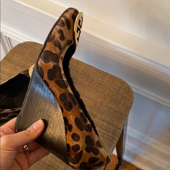 Tory Burch leopard wedges - Picture 4 of 9